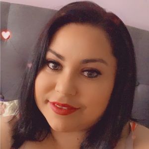 Meet your Posher, Yesenia